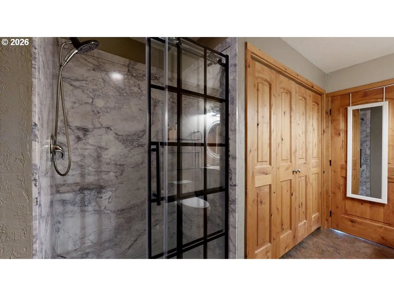 Bathroom-Walk in Shower