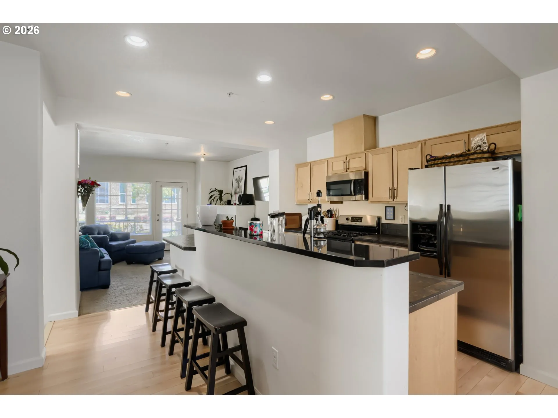 Kitchen-Breakfast Bar