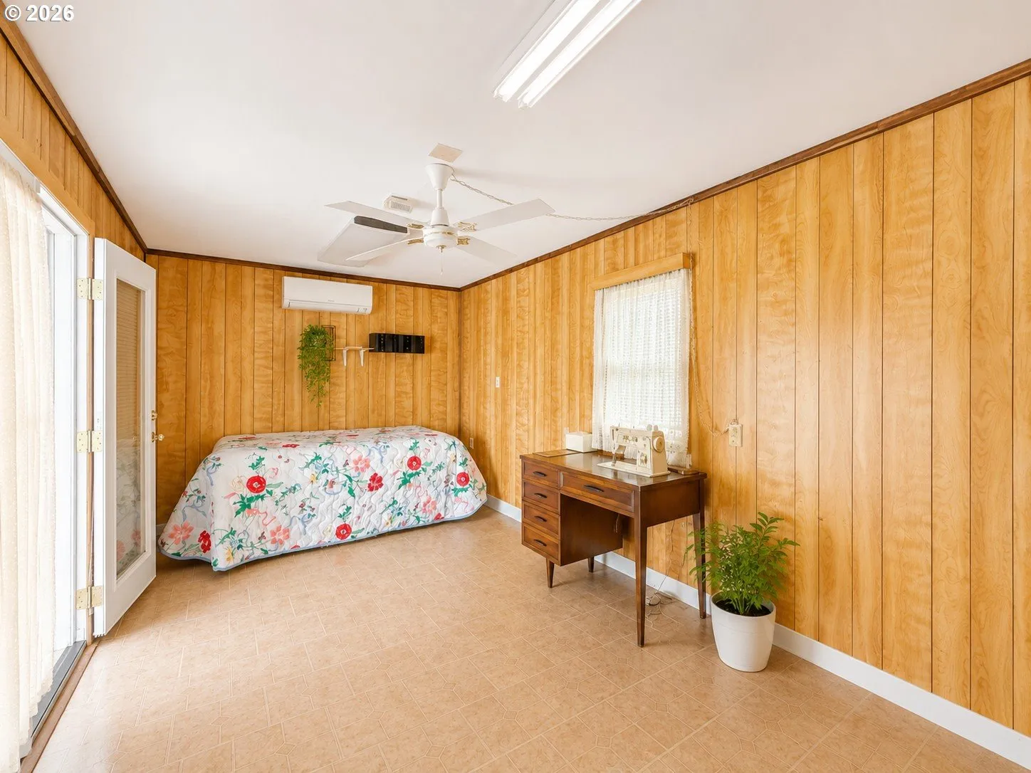 Bonus Room-Ceiling Fan