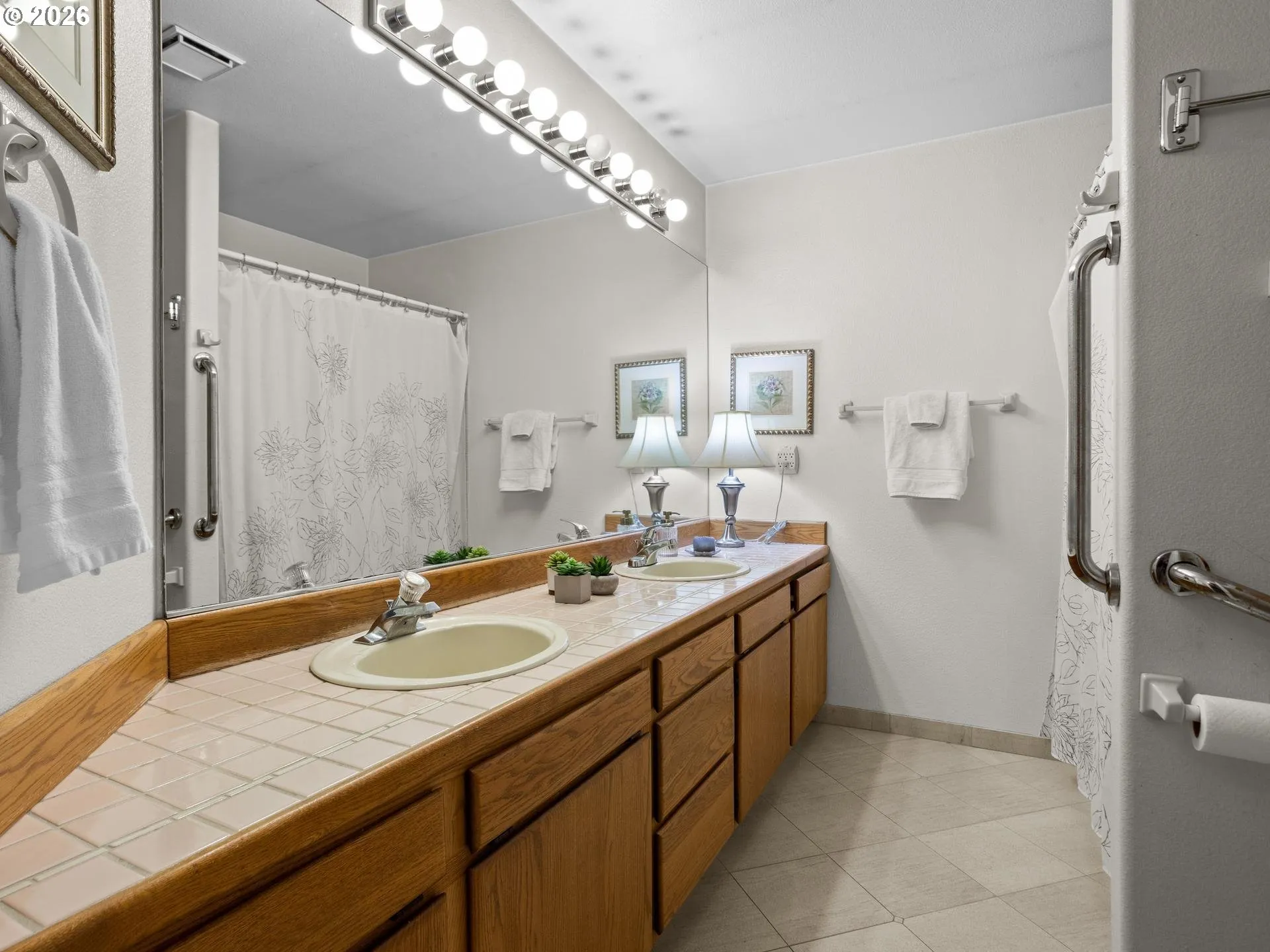 Bathroom-Hall