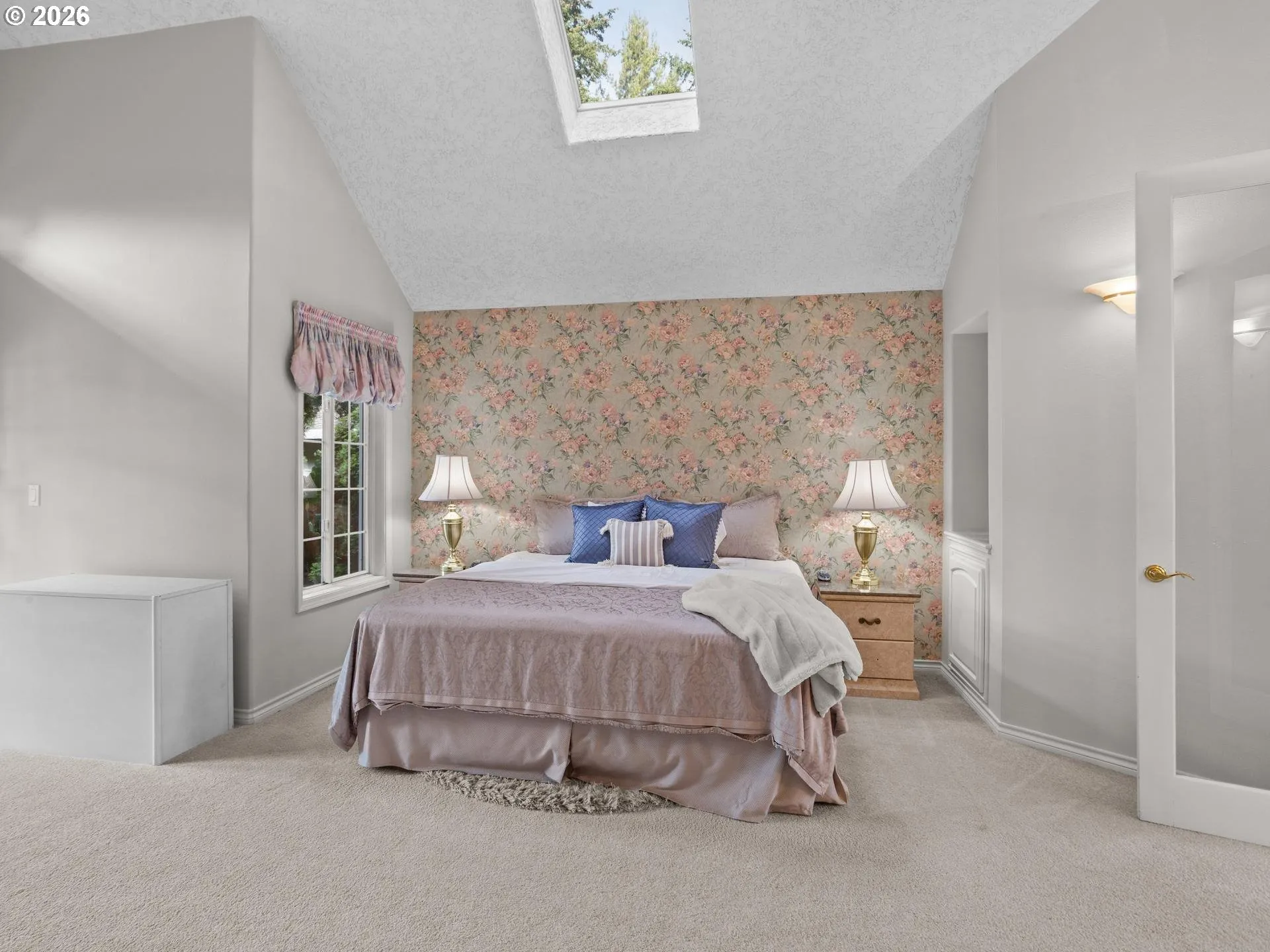 Bedroom, Primary