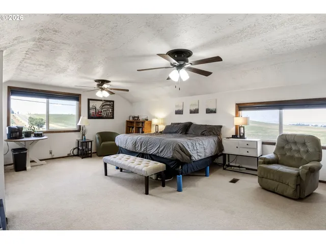 Bedroom, Primary