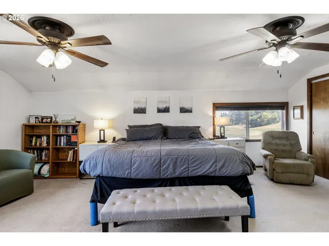 Bedroom, Primary