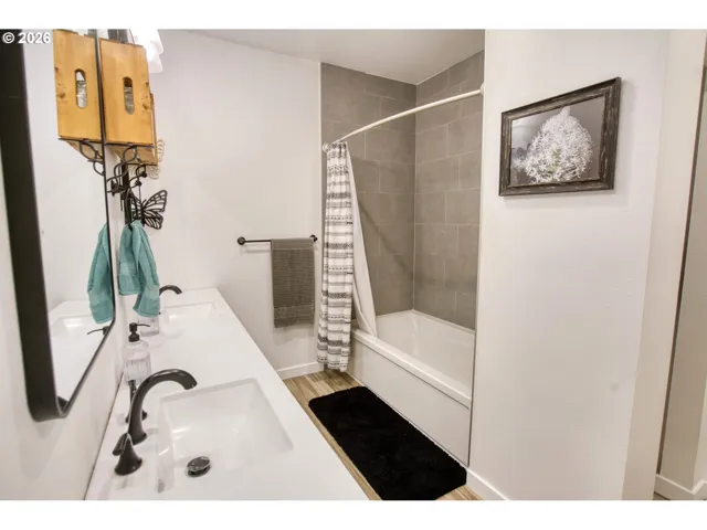 Owner's Suite Bathroom