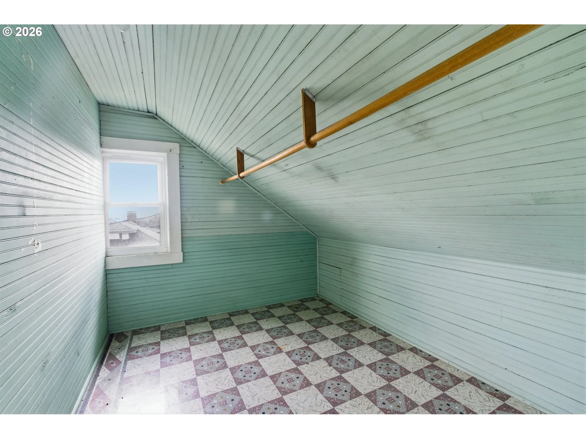 Bedroom-Walk-In Closet
