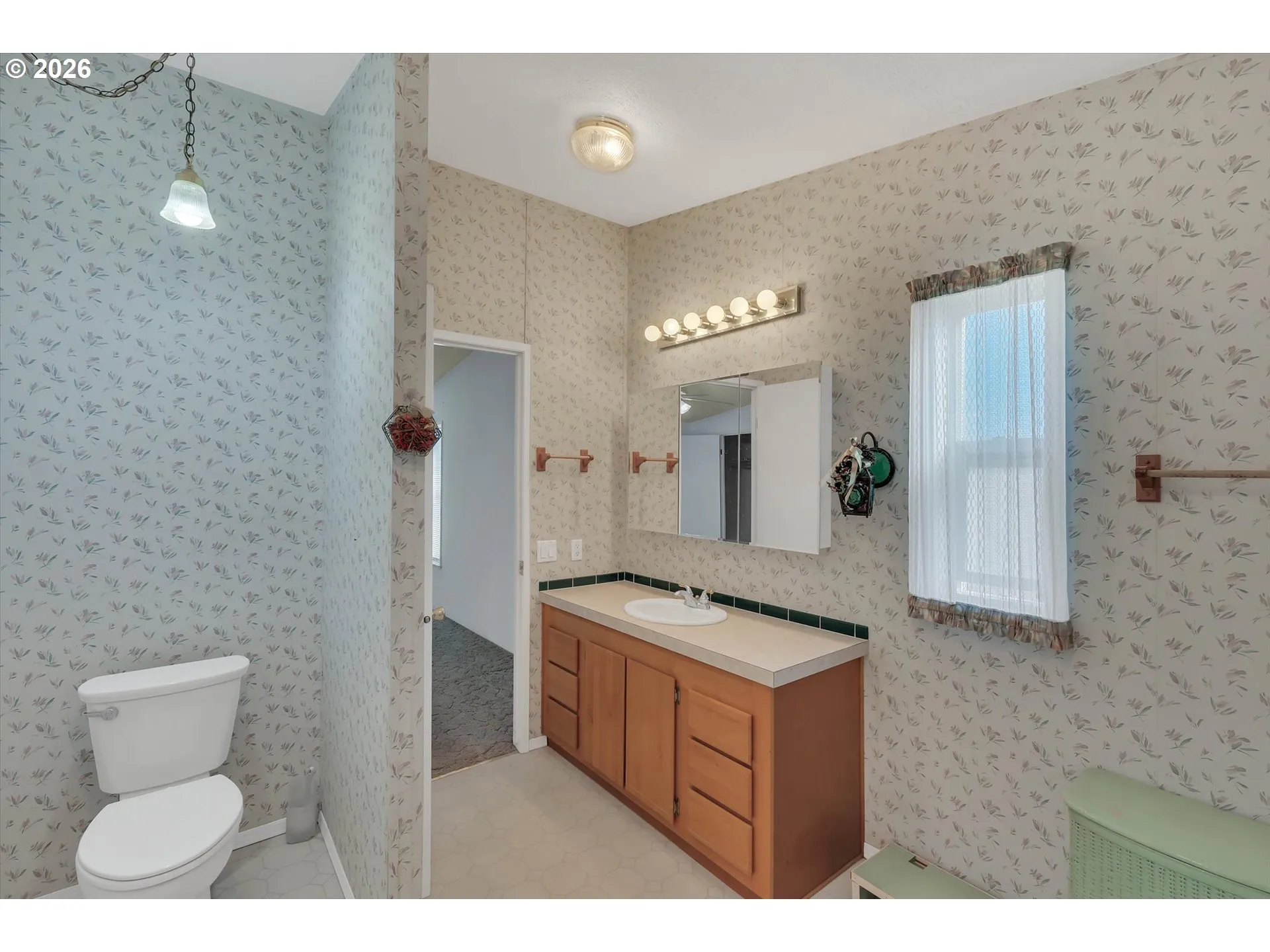 Primary Bedroom-Attached Bathroom