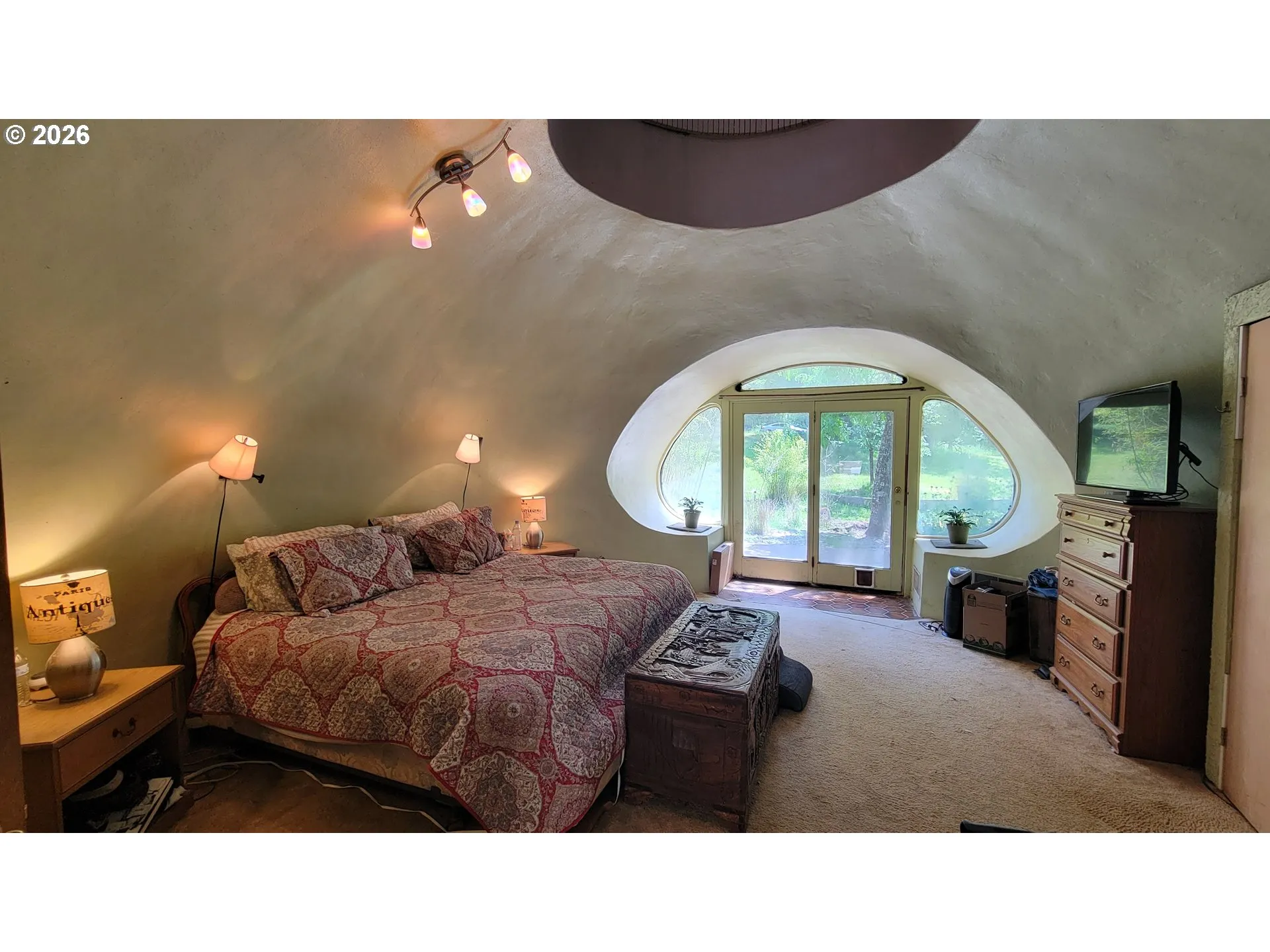 Bedroom, Primary