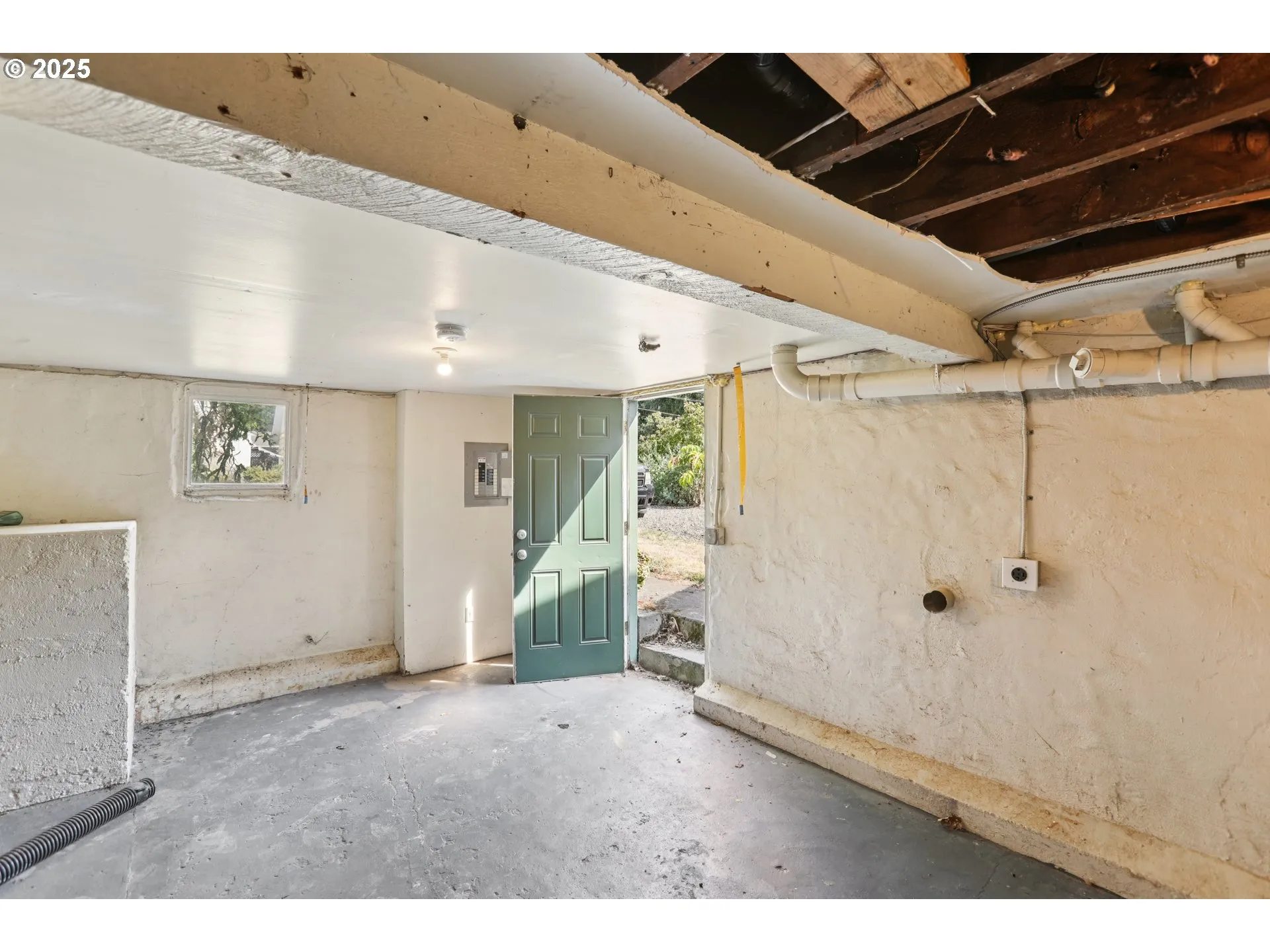 Basement-Unfinished