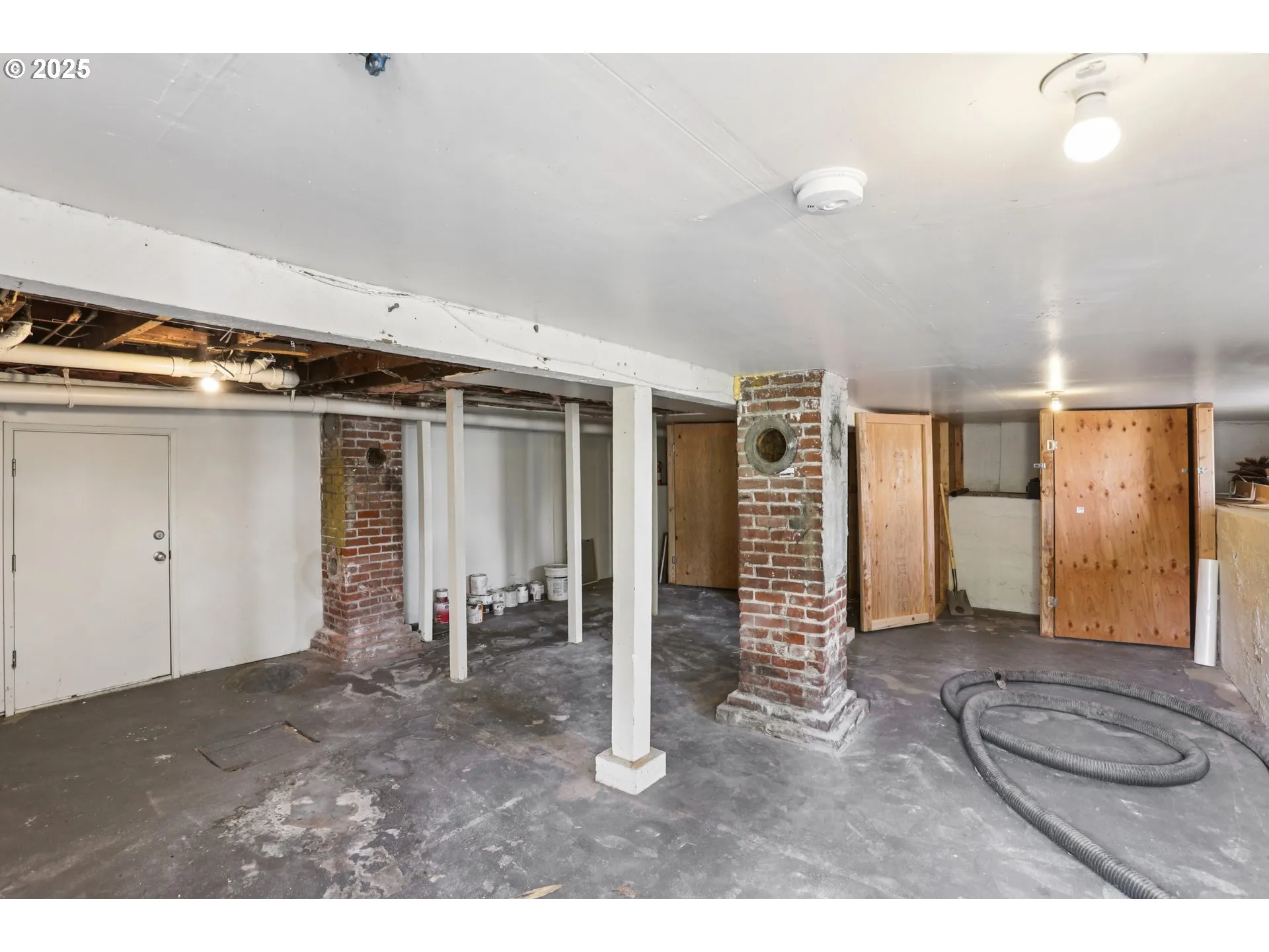Basement-Unfinished