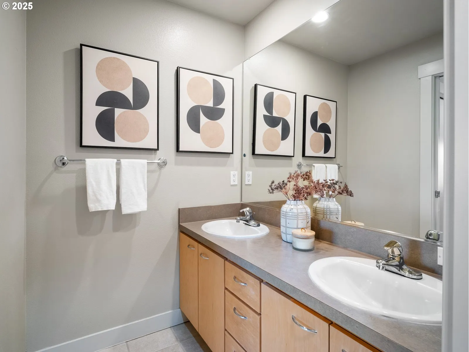 Bathroom, Attached-Double Sinks