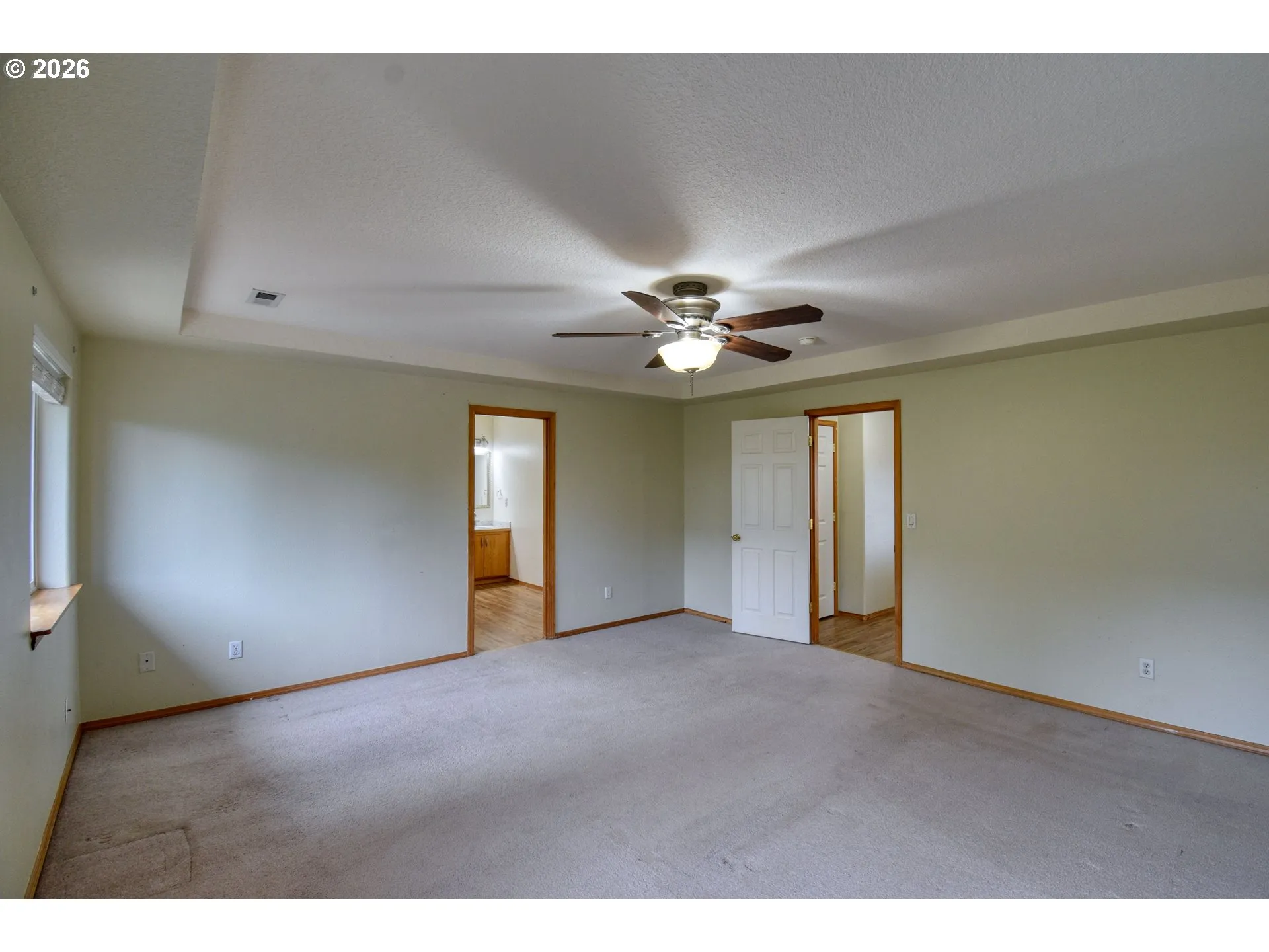 Bedroom, Primary