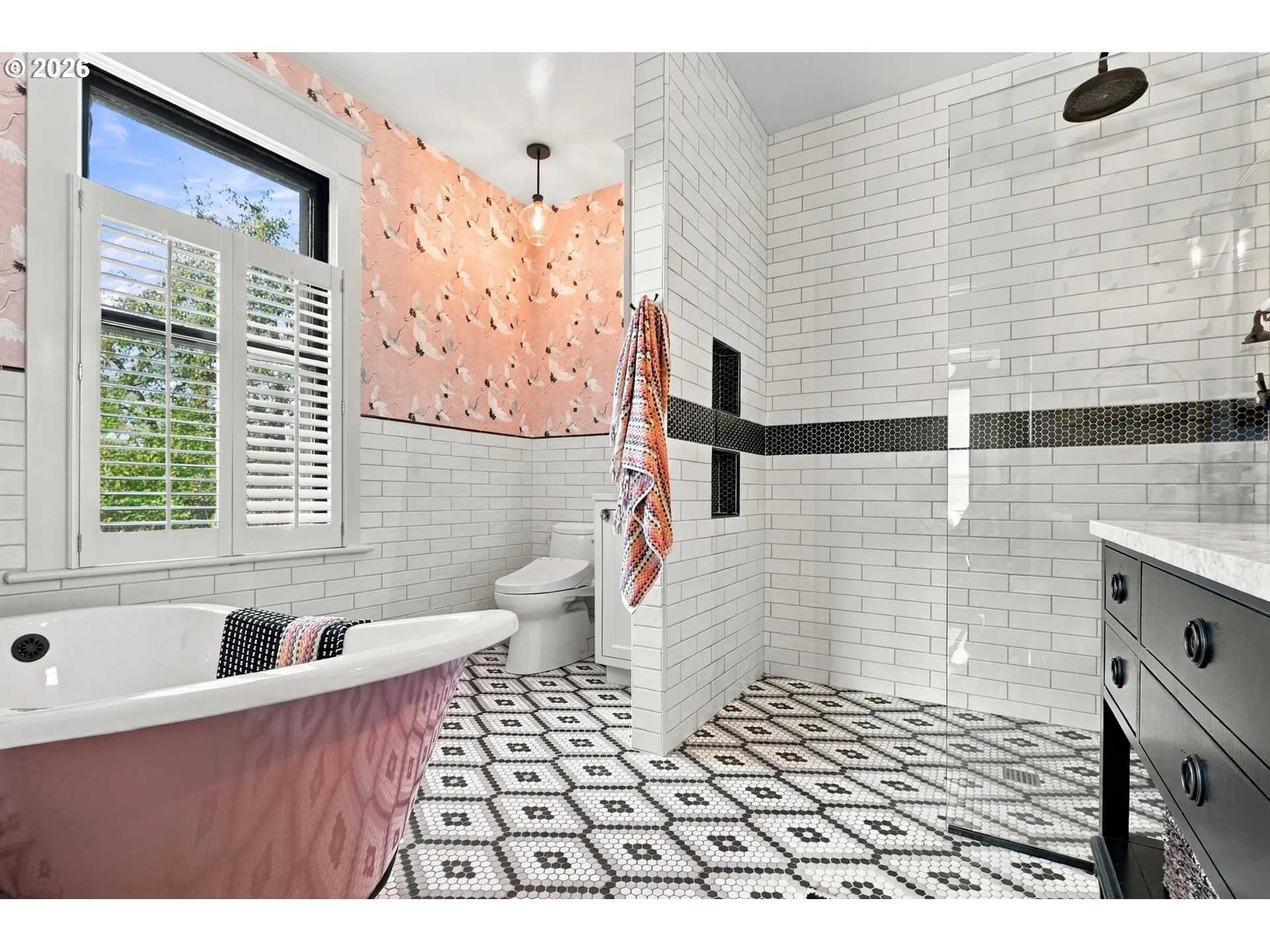 En Suite Bathroom-Upper