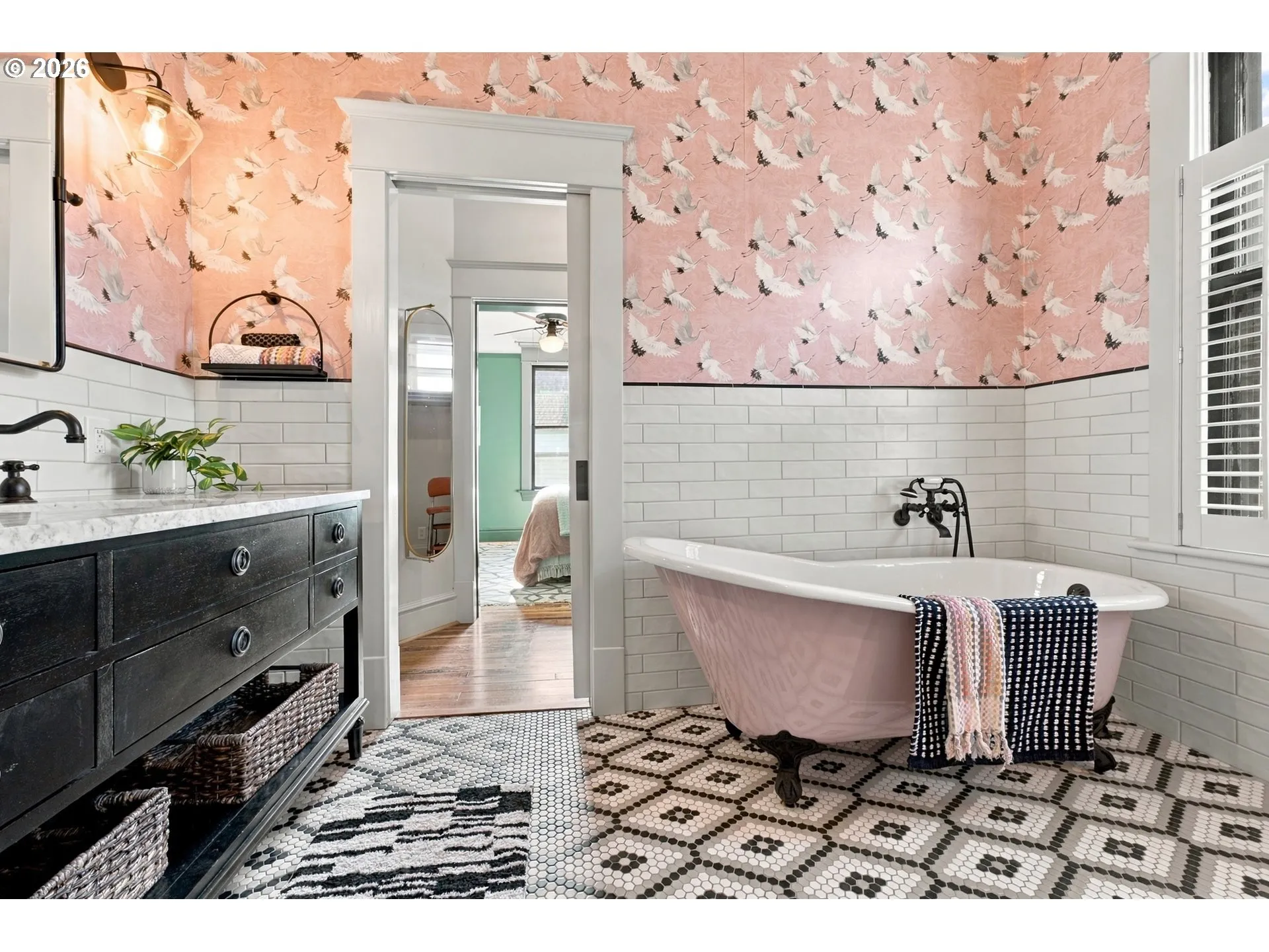 En Suite Bathroom-Upper