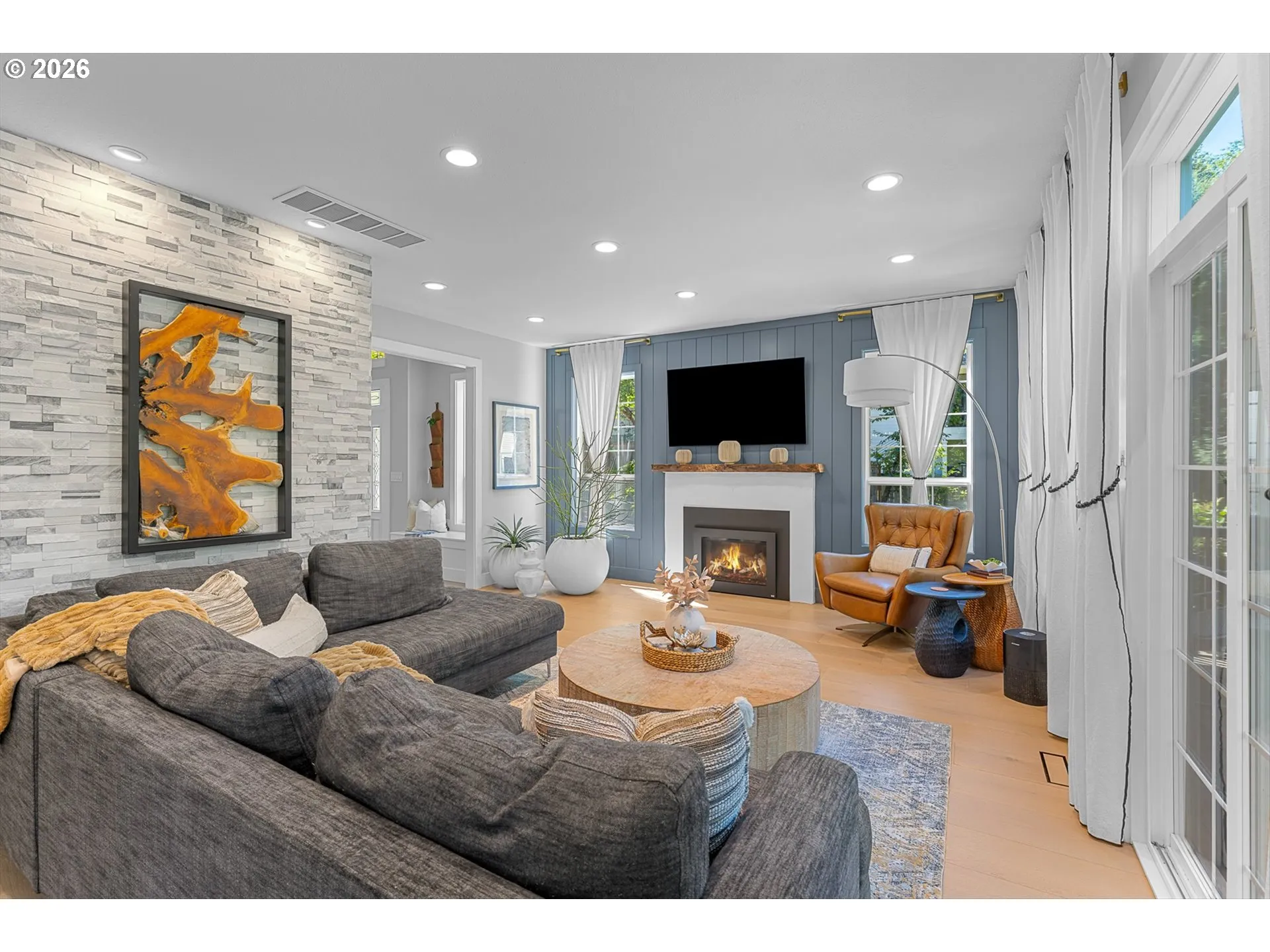 Living Room-Fireplace
