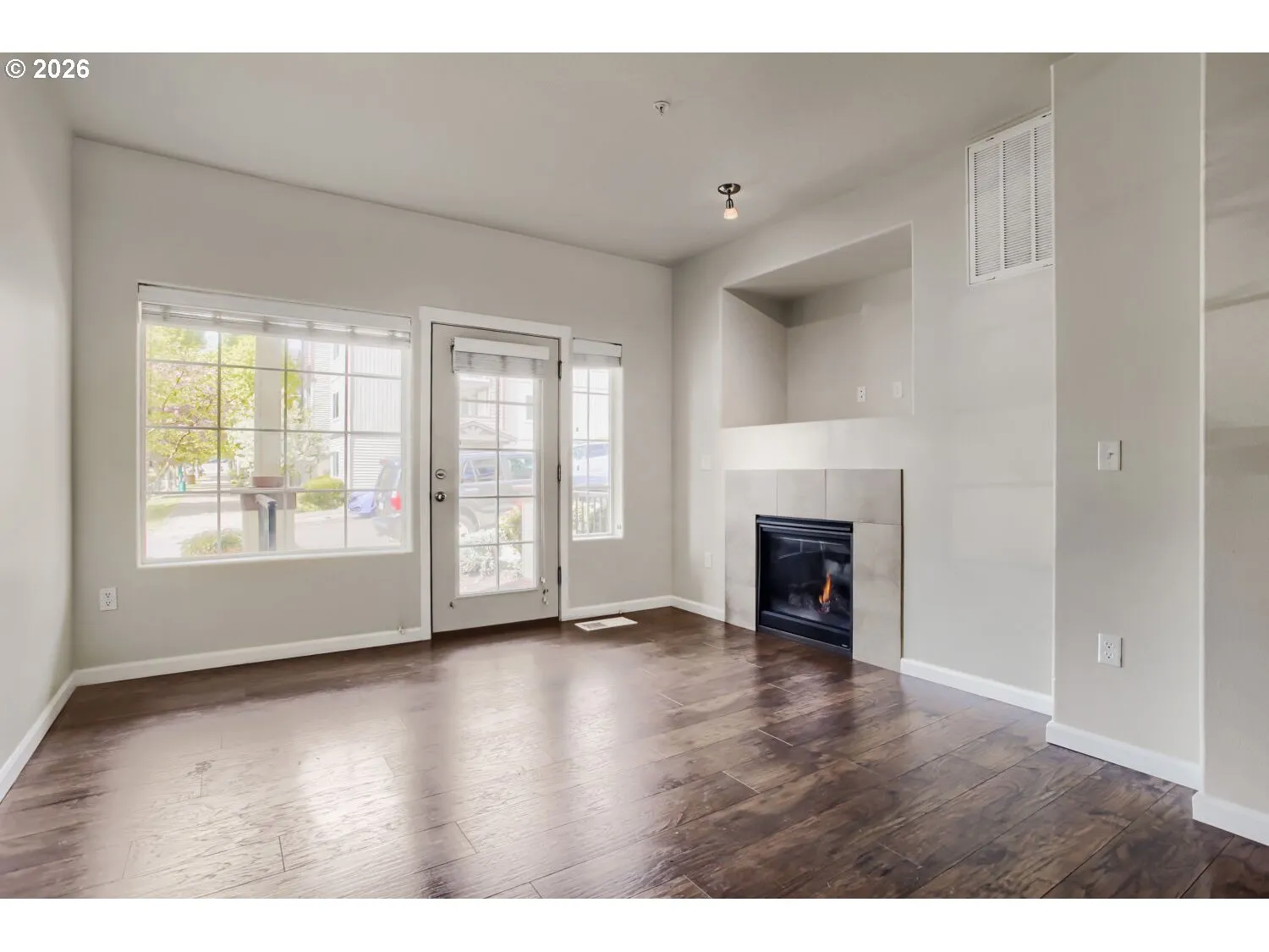 Living Room-Vaulted Ceilings