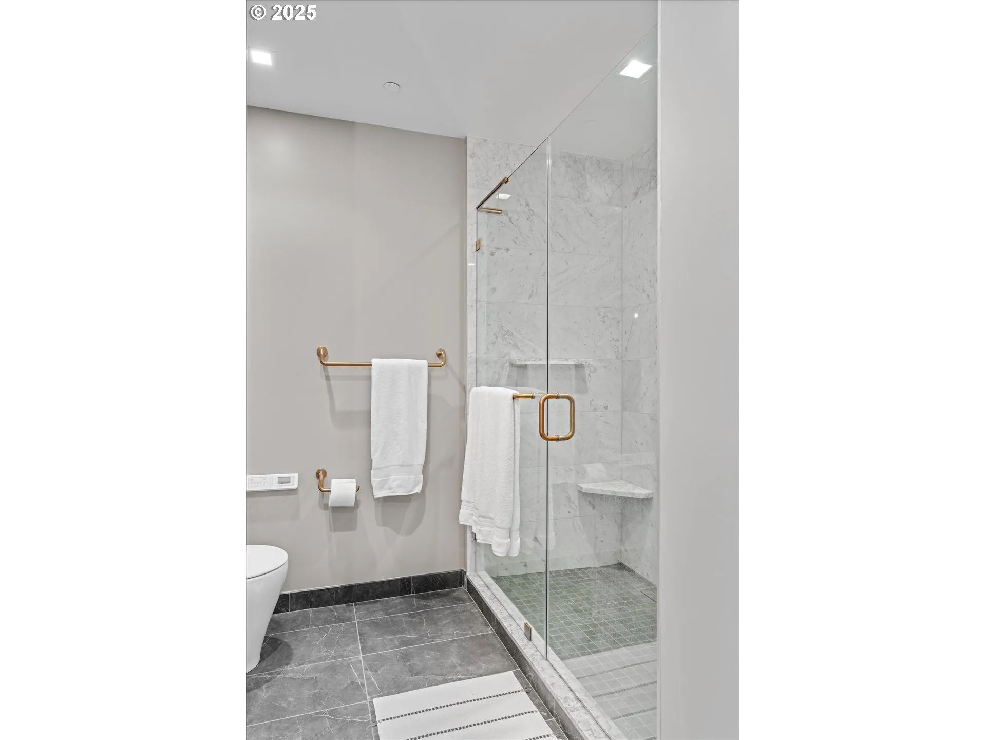 Bathroom-Walk in Shower