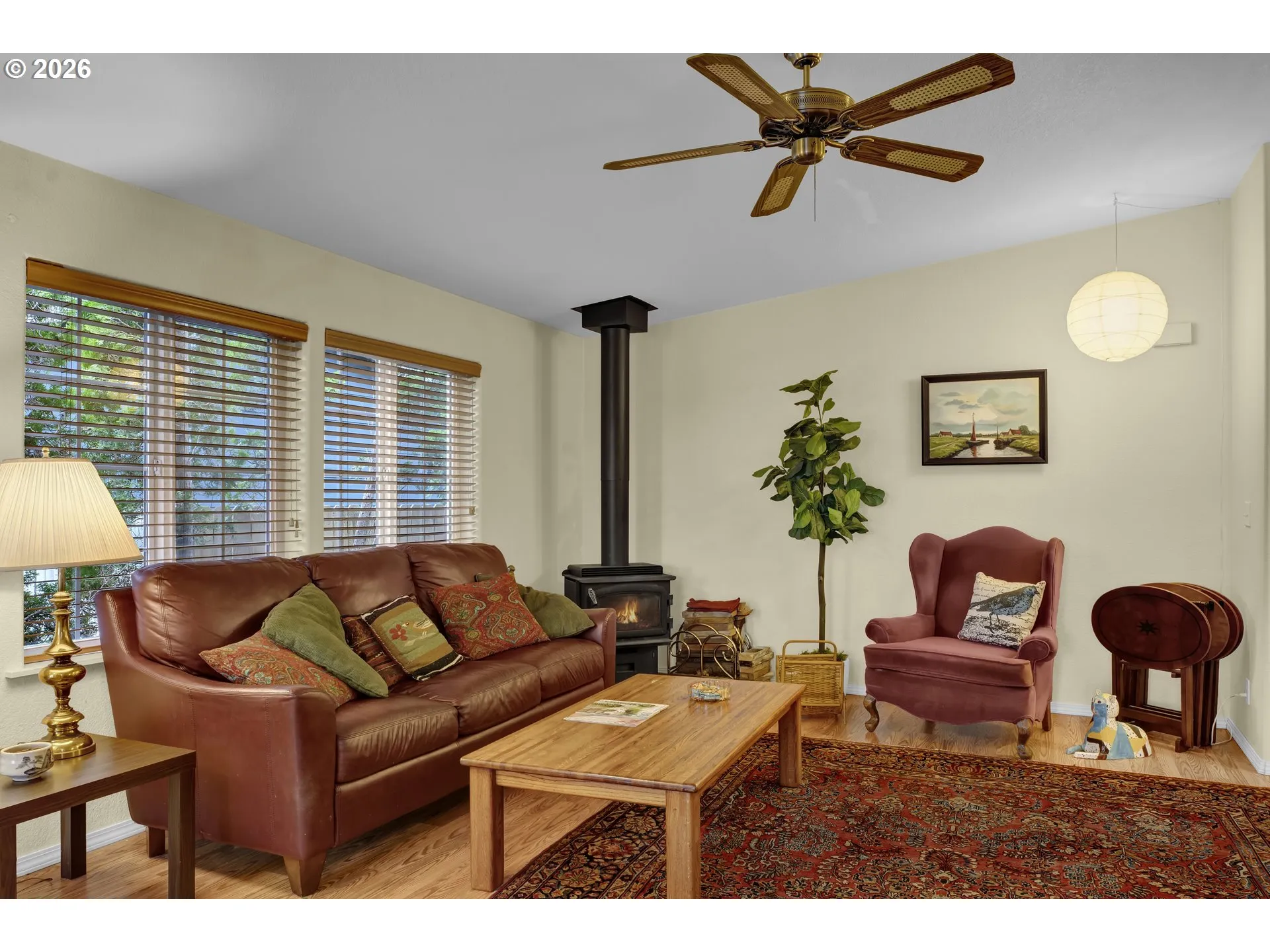 Living Room-Fireplace