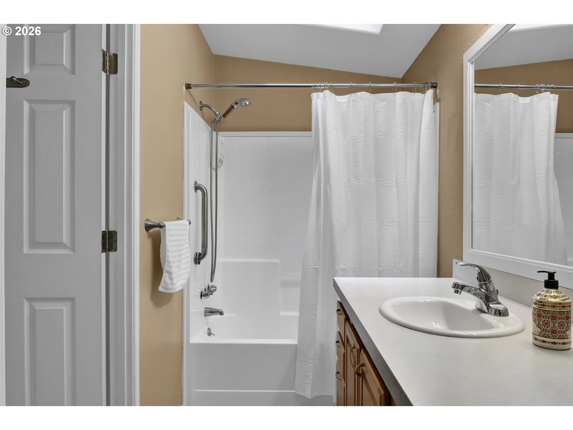 Bathroom, Attached