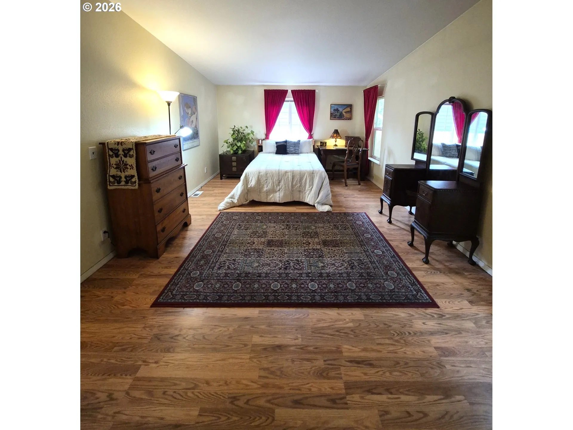 Bedroom, Primary