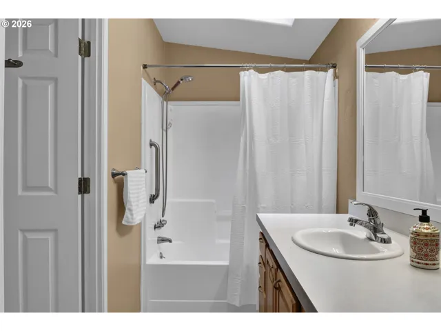 Bathroom, Attached