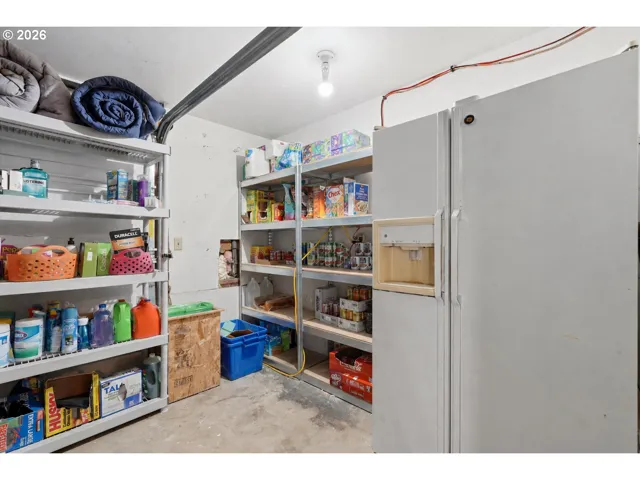 Pantry-Lower