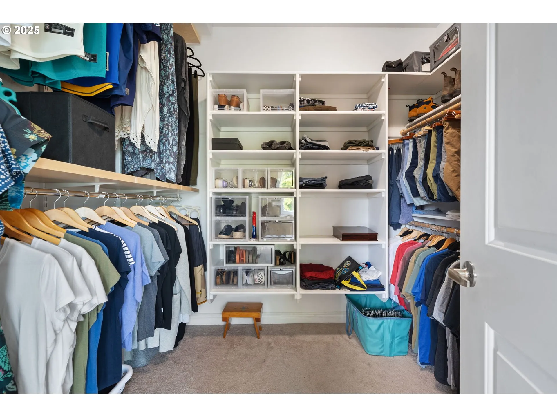 Bathroom, Attached-Walk-In Closet
