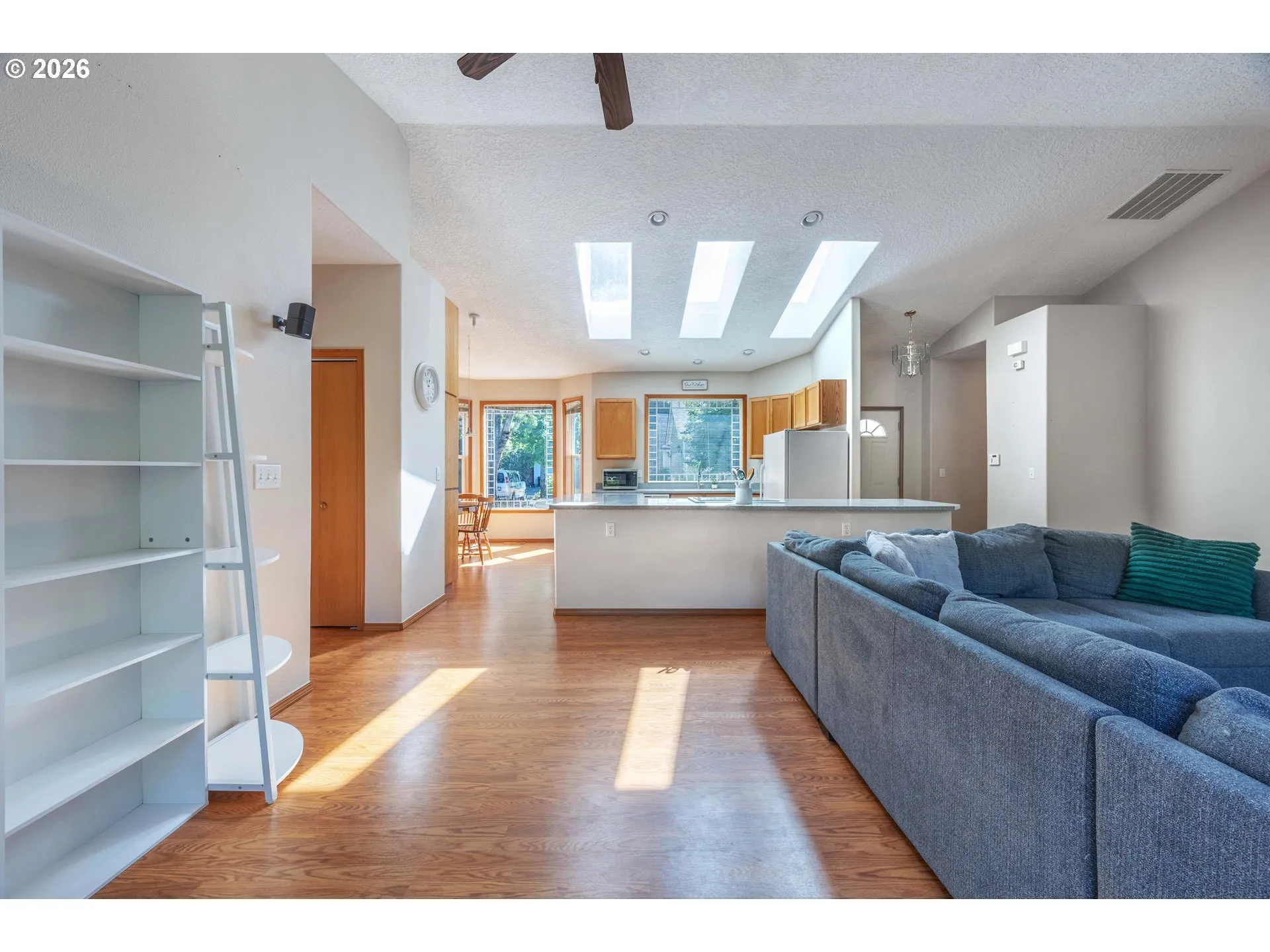 Living Room-Vaulted Ceilings