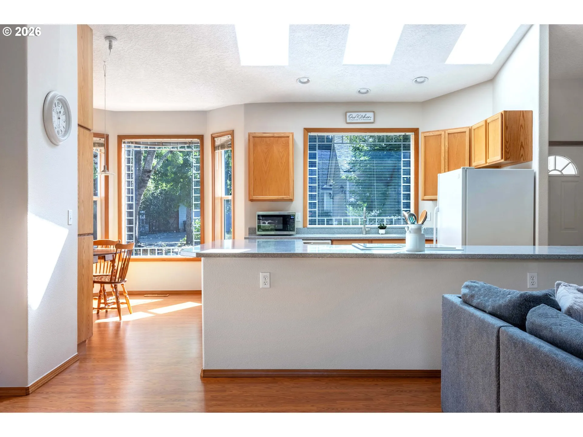 Kitchen/Living Room-Island