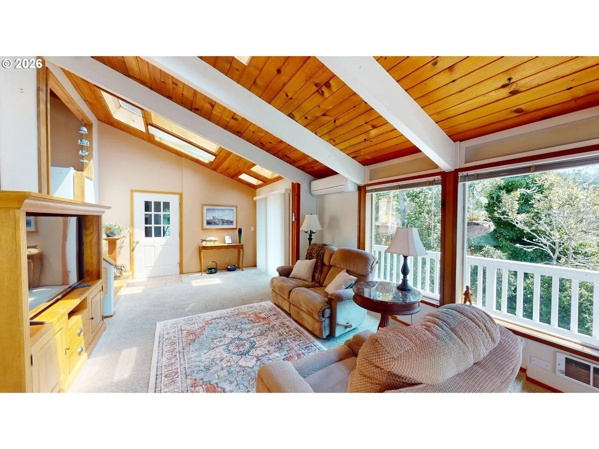Living Room-Vaulted Ceilings