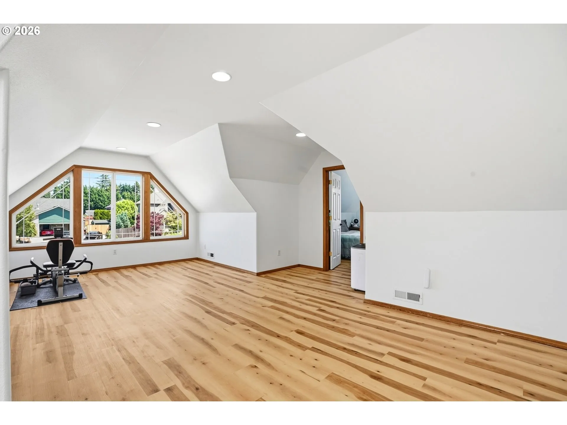 Bonus Room-Upper