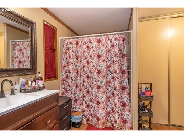 Bathroom, Attached