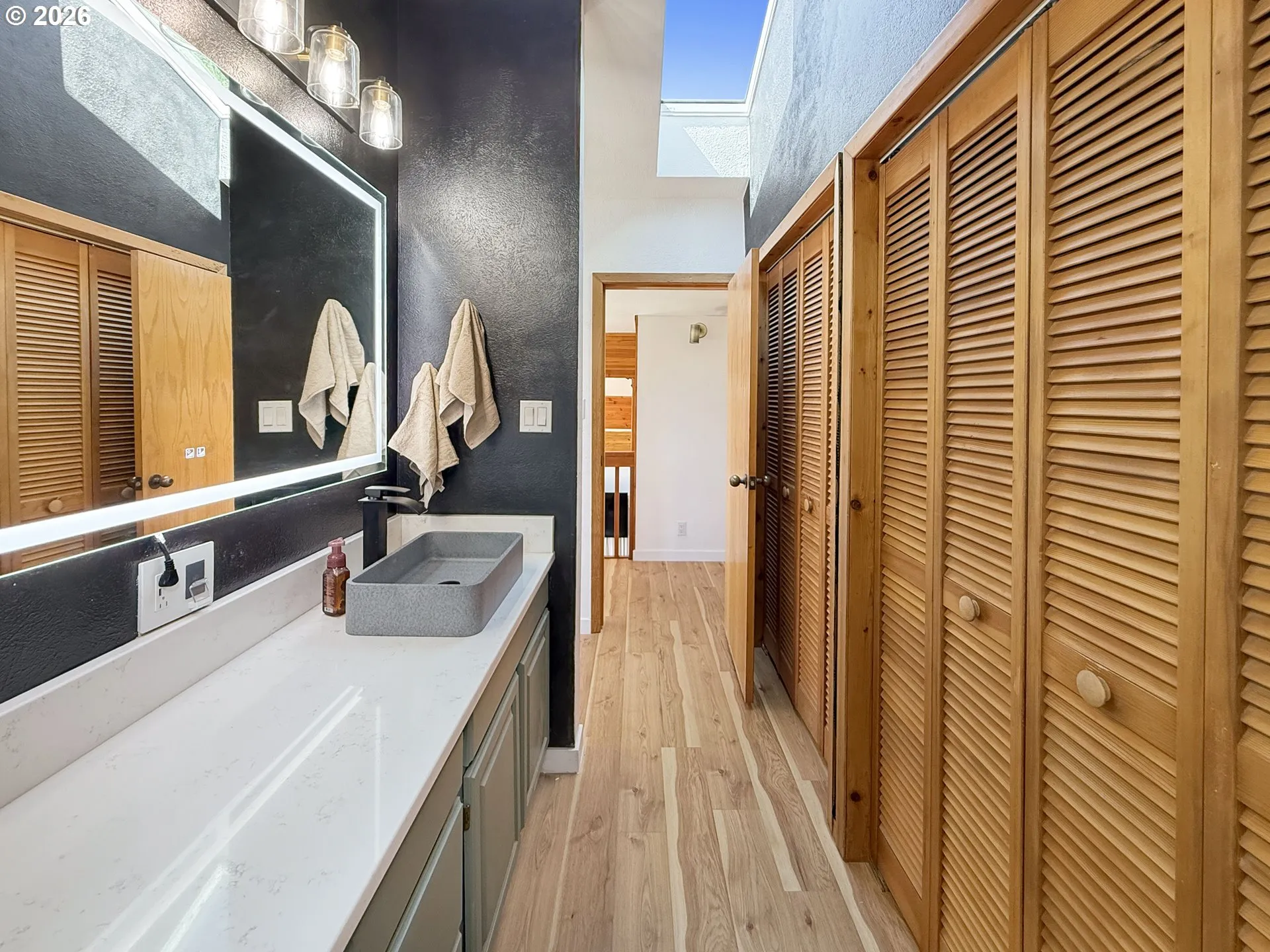 Bathroom-Upper