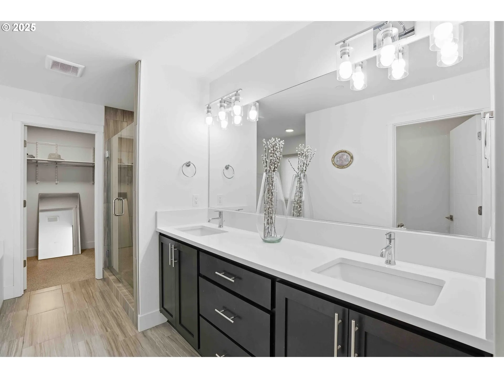 Primary Bedroom-Attached Bathroom