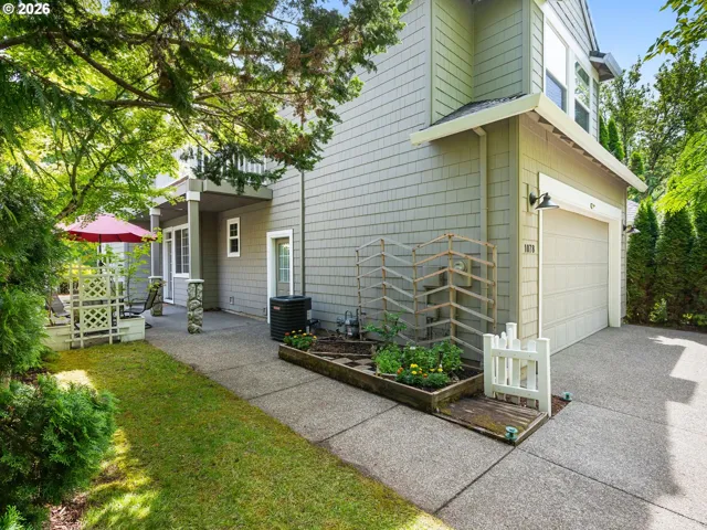 Yard-Back