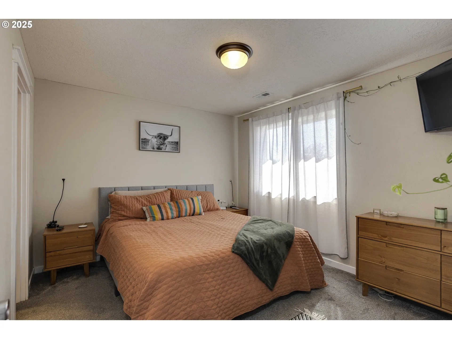 Primary Bedroom-Upper