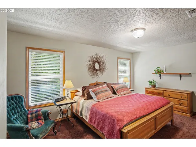 Bedroom, Primary