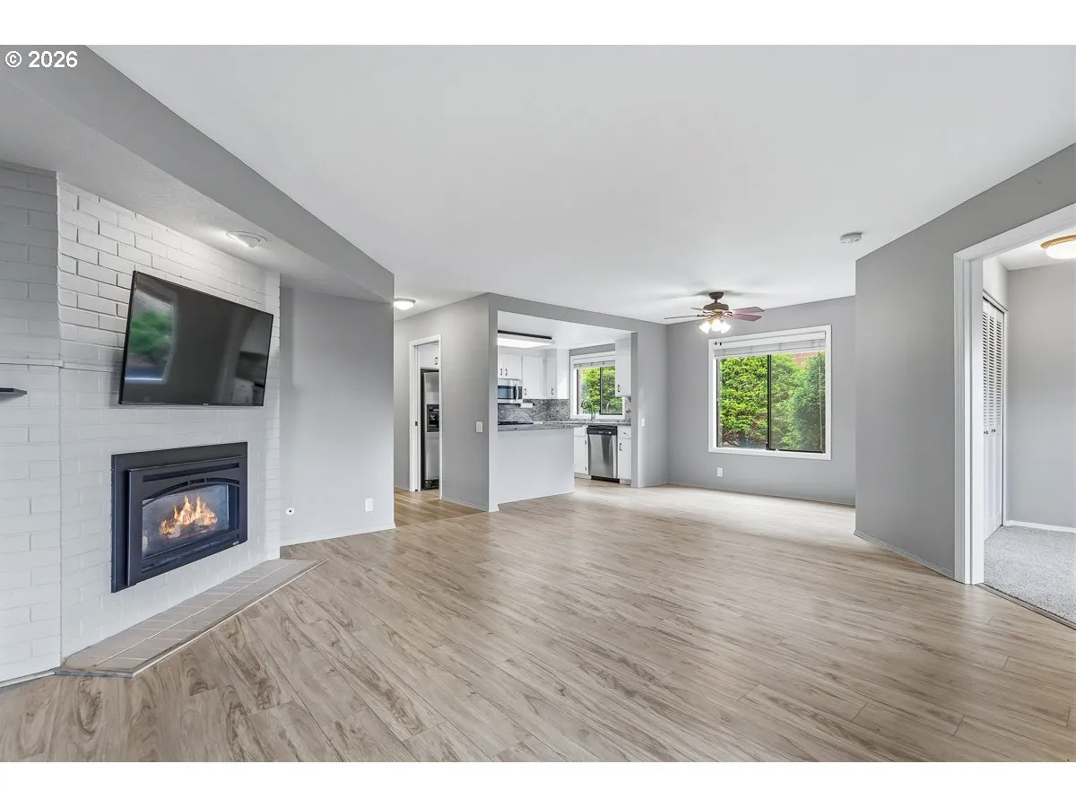 Living Room/Dining Room