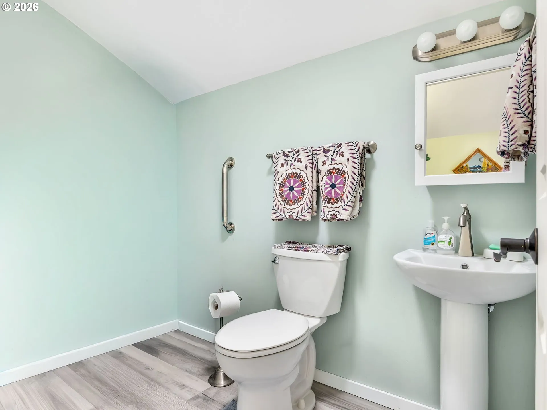 Bathroom-Upper