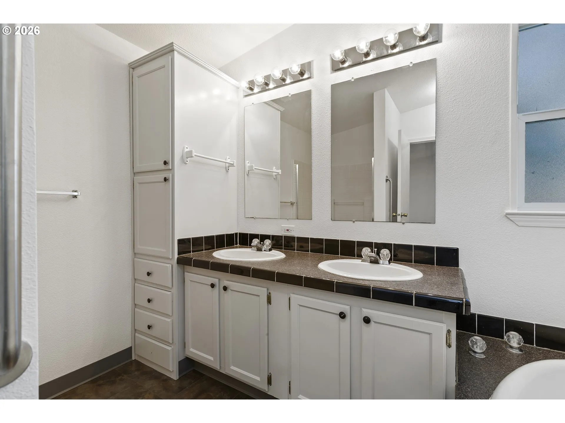 Bathroom, Attached