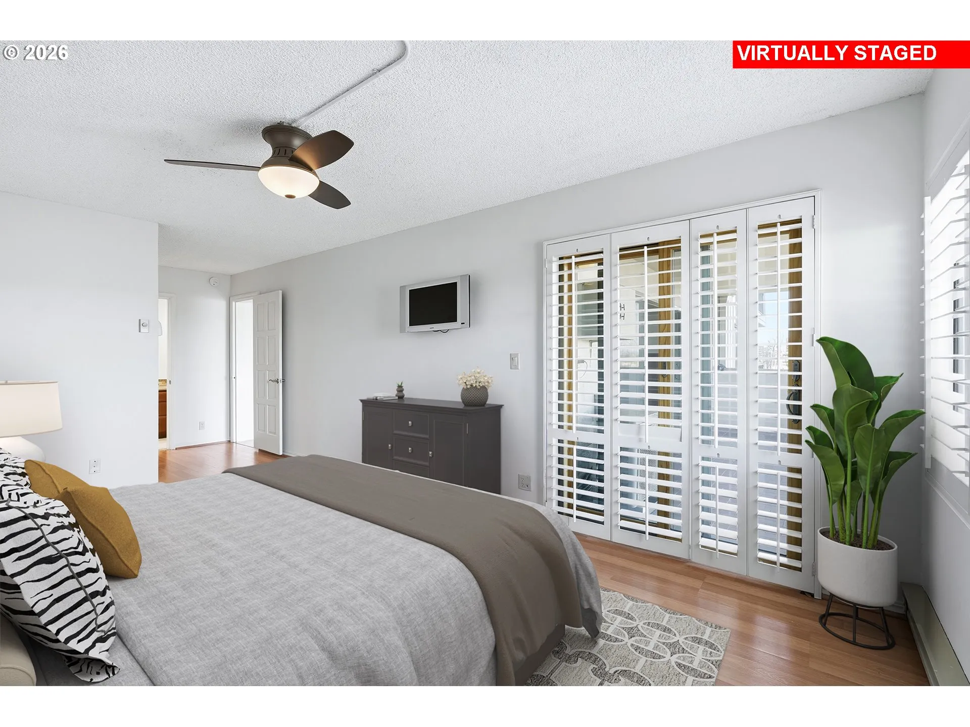 Bedroom, Owner's Suite-Walk-In Closet