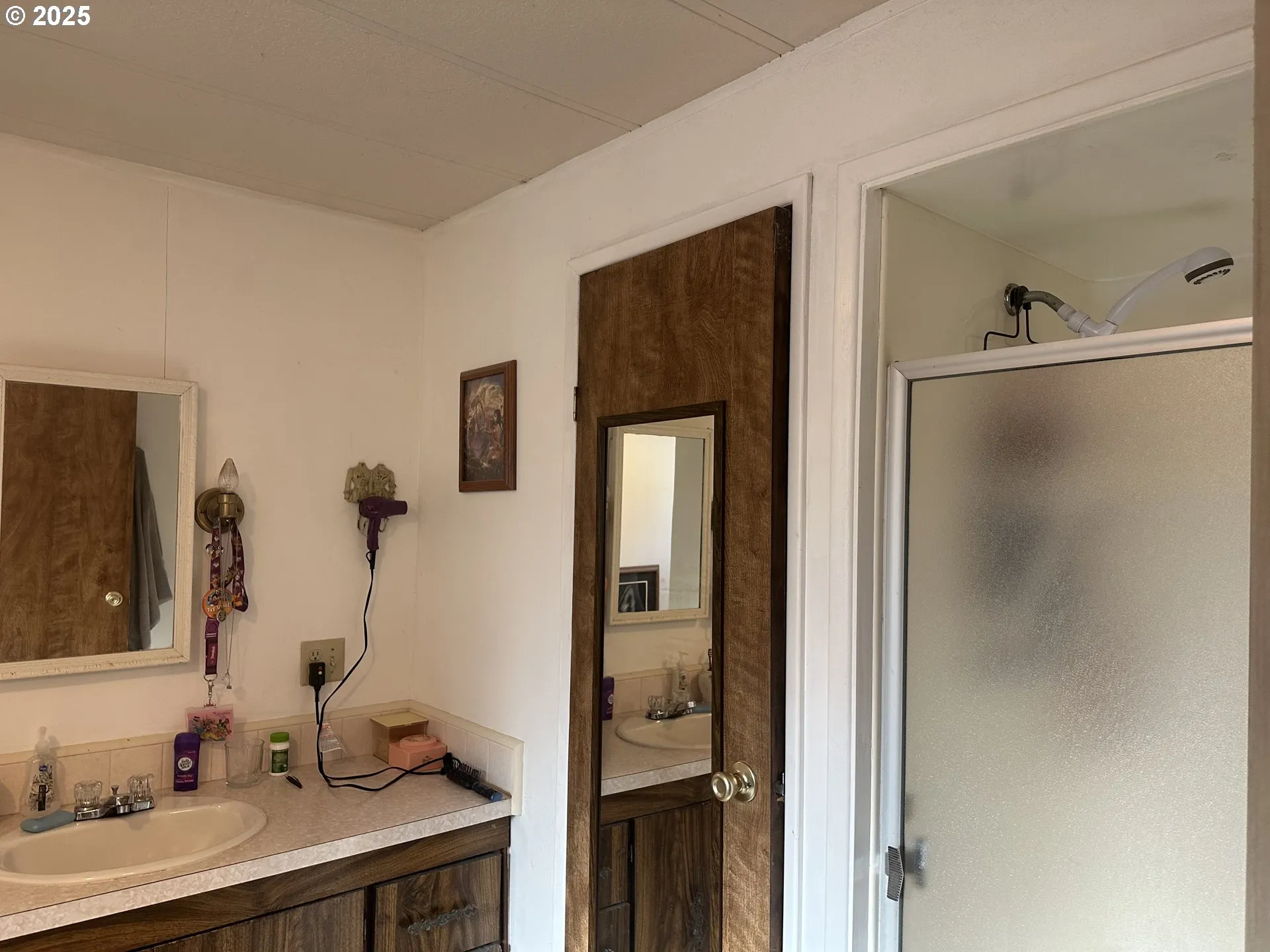 Bathroom-Walk in Shower