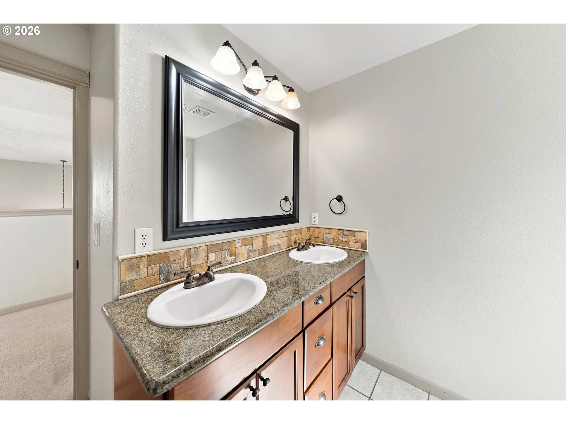 Bathroom-Upper