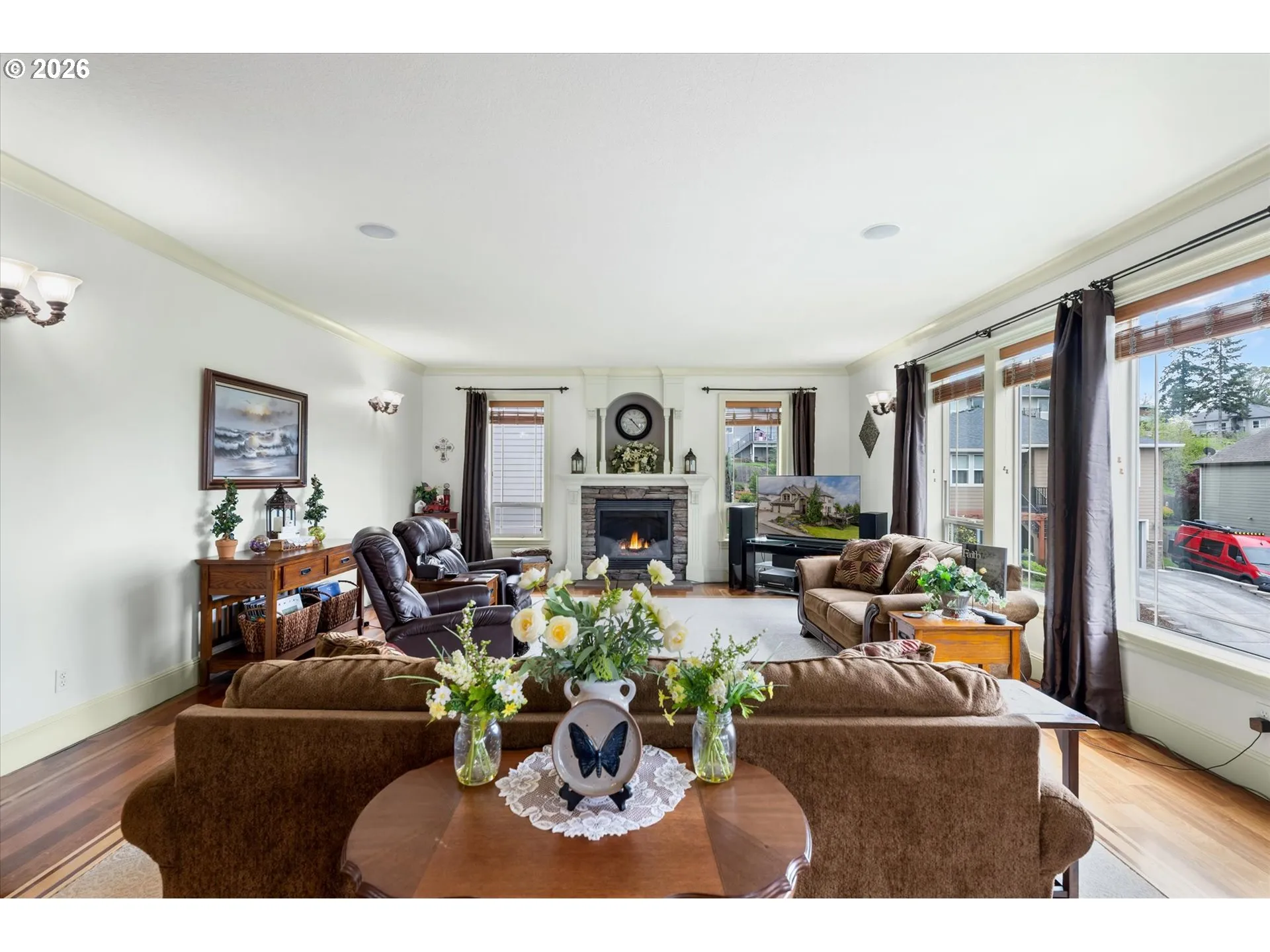 Living Room-Fireplace