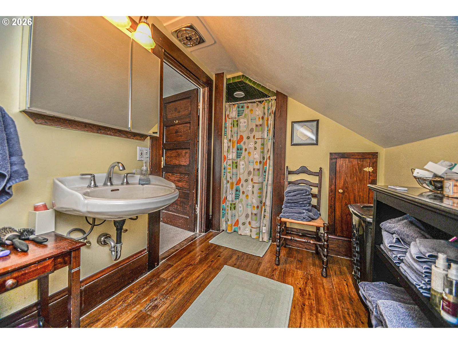 Bathroom-Walk in Shower