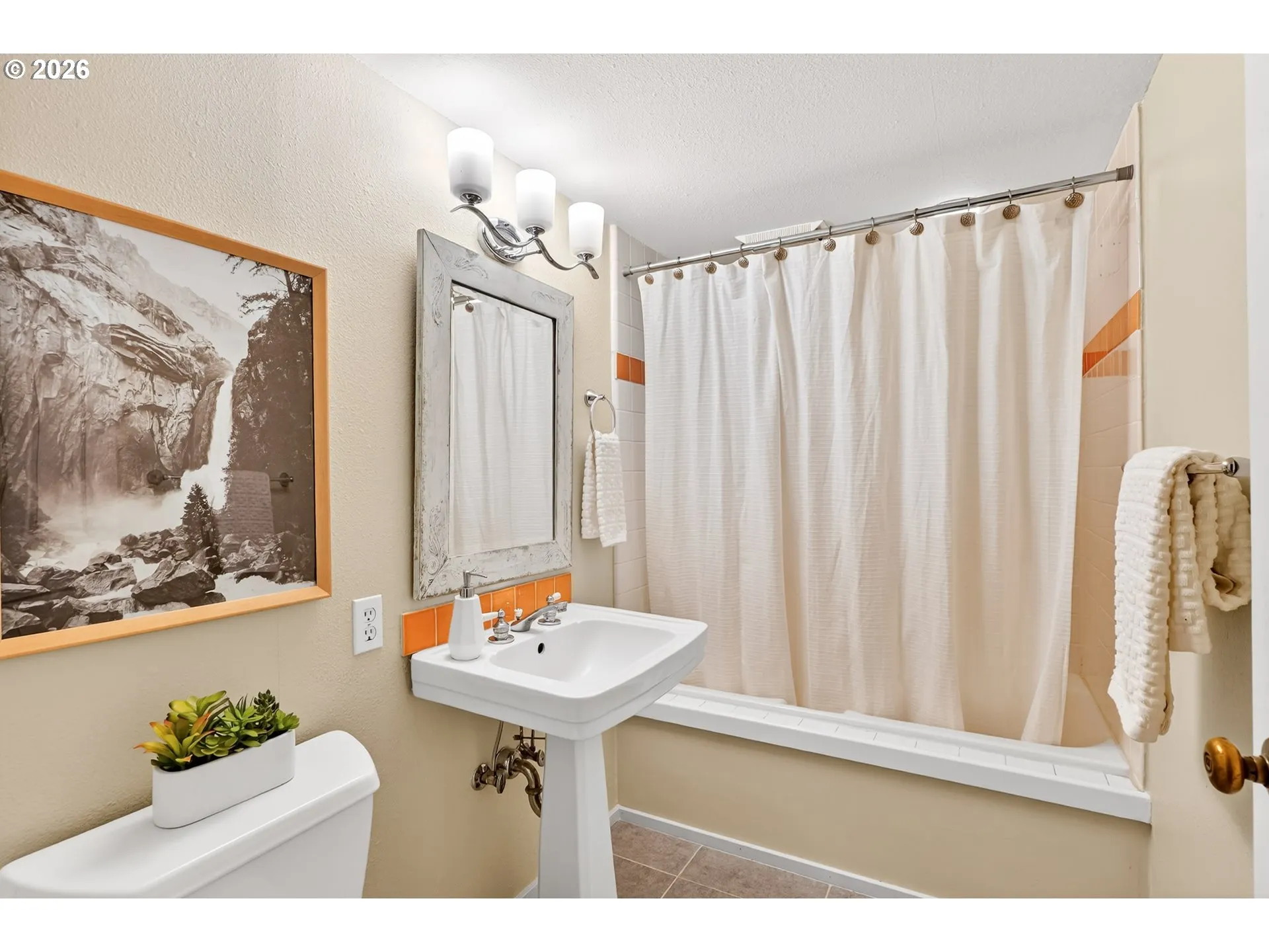 Bathroom-Hall