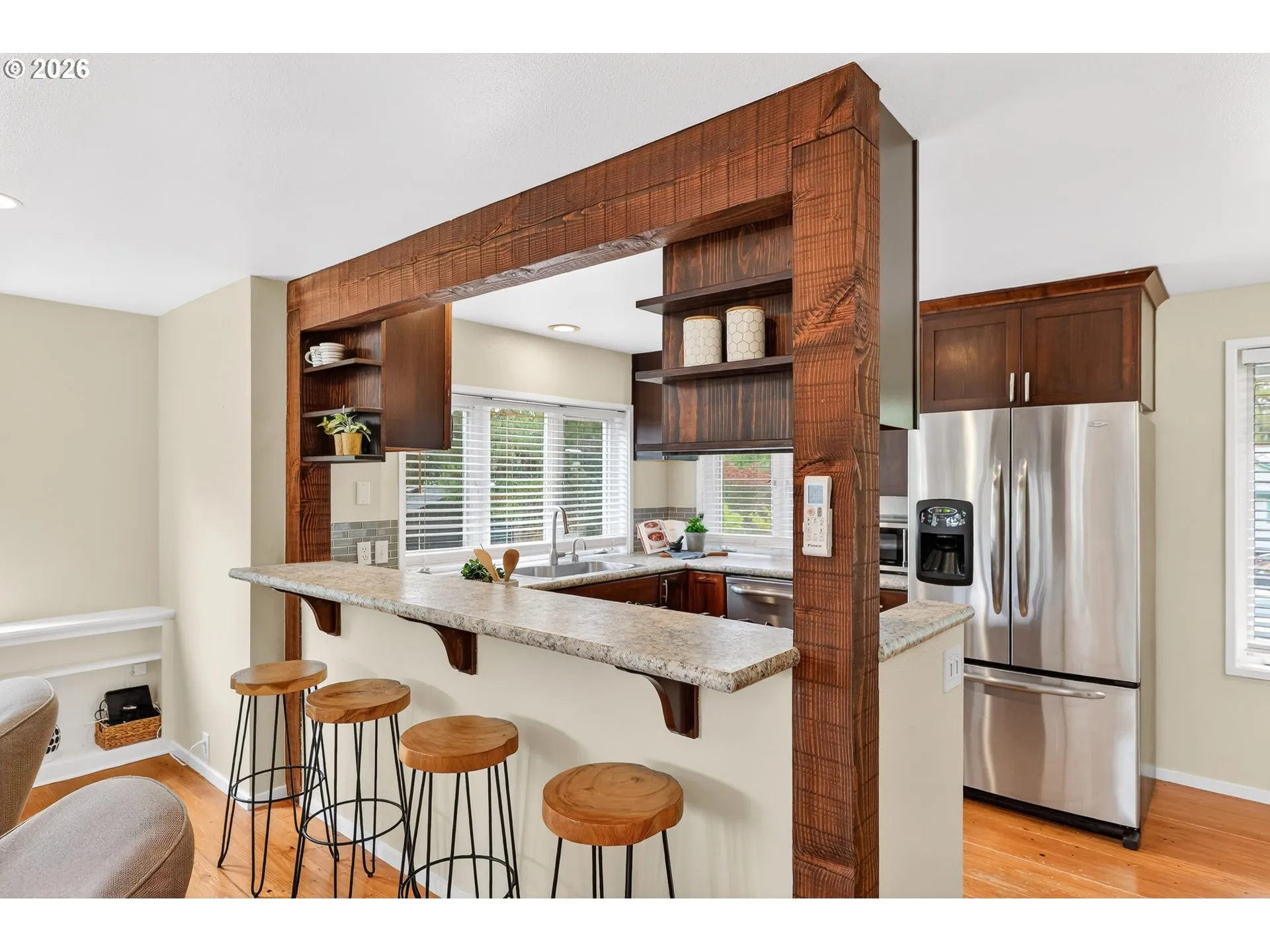 Kitchen-Breakfast Bar
