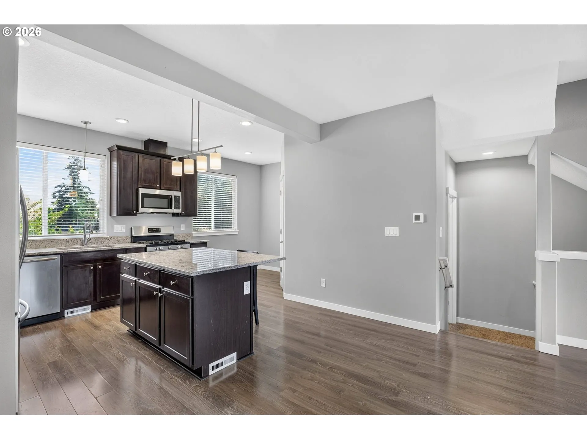 Kitchen/Nook-Island