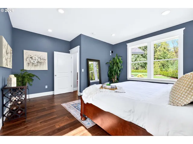 Bedroom, Primary