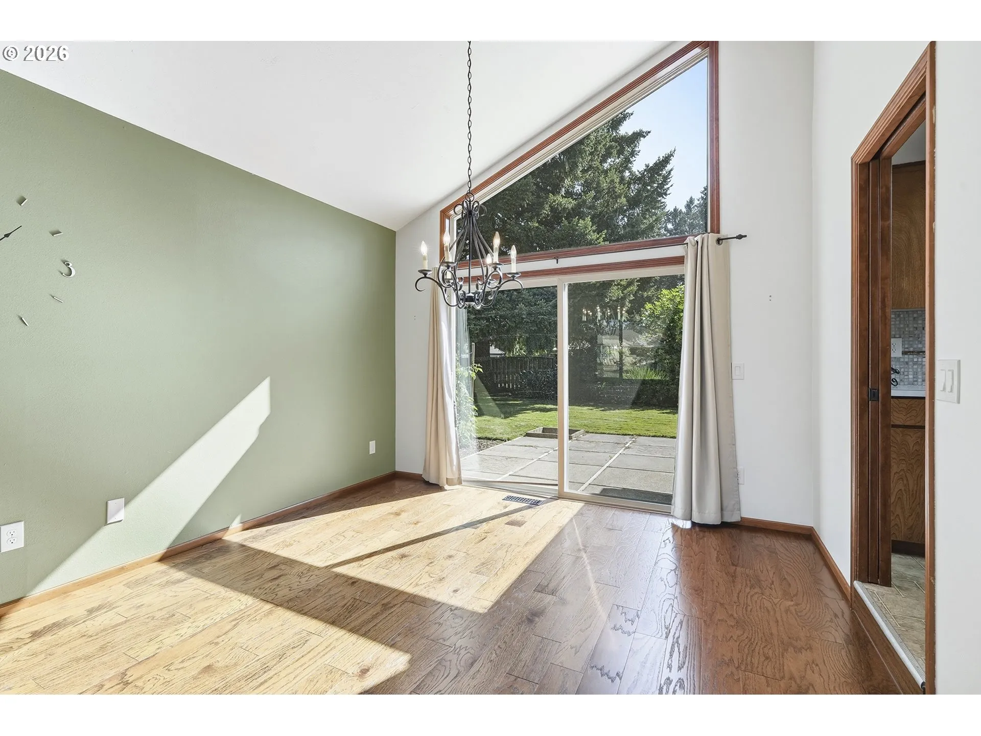 Dining Room-Vaulted Ceilings