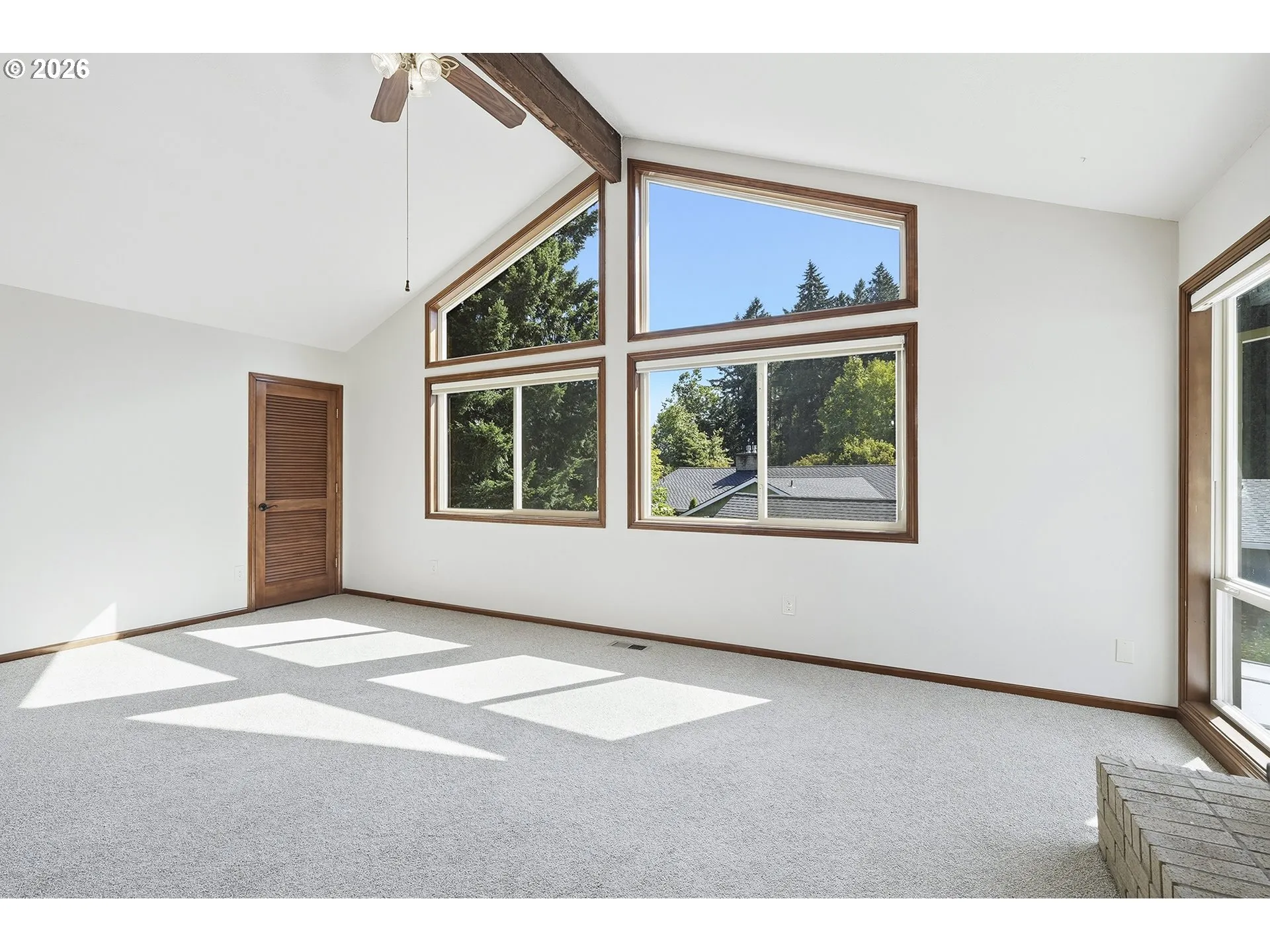 Bedroom, Primary-Vaulted Ceilings